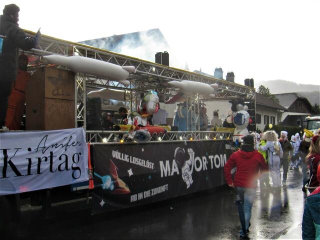 Faschingszug 2023 von Niederalm zum Dorfplatz Anif 