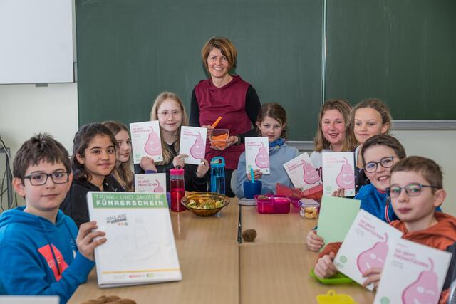 Was alles zu einer gesunden Schuljause gehört, erarbeiten die Kinder der ersten Klassen in einem umfassenden Projekt. | Foto: Alfred Hofer