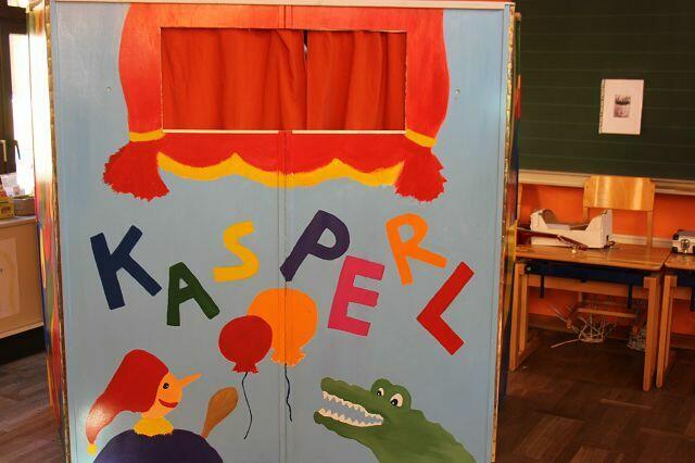 Der Besuch des Kasperls stand auch auf dem Programm. | Foto: Wutte