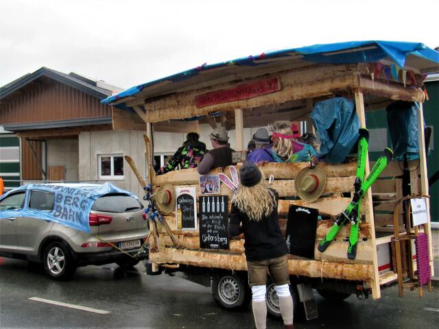 Faschingszug 2023 von Niederalm zum Dorfplatz Anif 