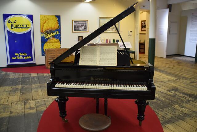 Es gab in Möllersdorf sogar eine Klavierfabrik: R. Kutschera