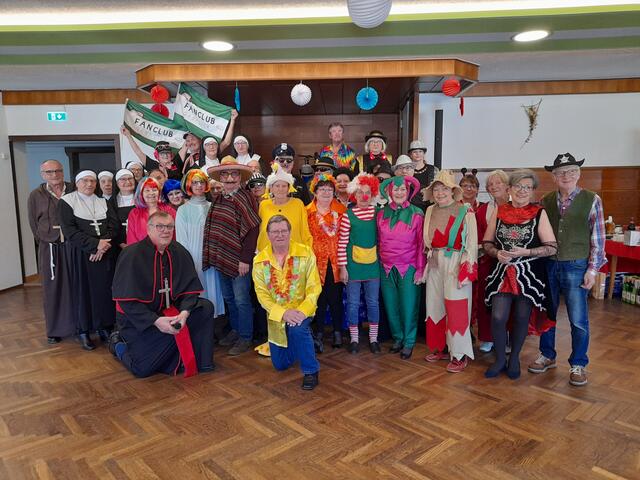 Tolle Stimmung im Gasthaus Krickl in Feichsen: Die Pensionisten der Ortsgruppe Purgstall-Oberndorf feierten ein lustiges Faschingsfest. | Foto: Pensionistenverband Purgstall-Oberndorf