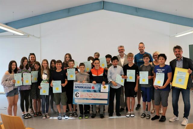Viele Schulen helfen beim Sammeln, zum Beispiel die MS Hitzendorf. | Foto: Edith Ertl