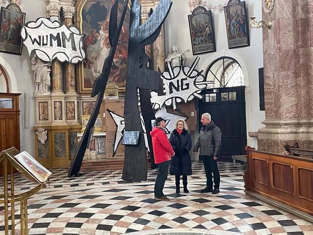 Christian Eisenberger, Elisabeth Larcher (Kunstraum Kirche) und Propst Florian Huber | Foto: BezirksBlätter