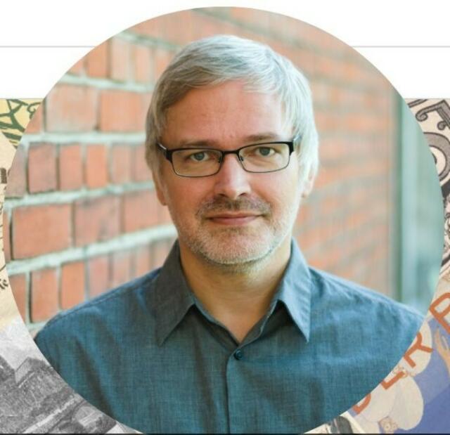Stefan Franke liest aus historischen Zeitungen | Foto: Credit: Stefan Franke