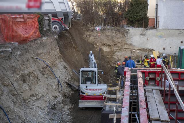 Die verschüttete Person konnte rasch geborgen werden. | Foto: zeitungsfoto.at