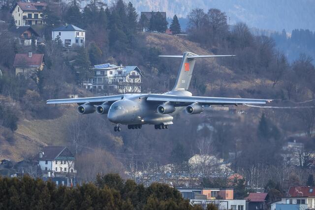 Um 9:25 wurde es über Innsbruck laut. | Foto: Zeitungsfoto.at