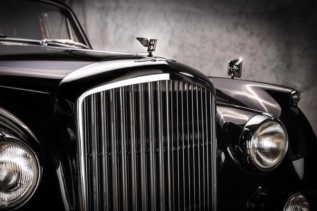 Der von Jörg Egger restaurierte Bentley. | Foto: Andreas Schatzl