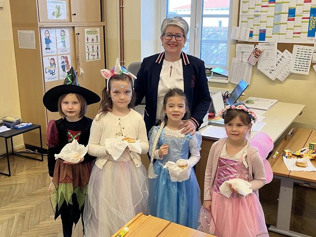 Als Jause gab es von der Bürgermeisterin Krapfen | Foto: Gemeinde Sigleß