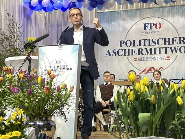 Bundesparteiobmann Herbert Kickl beim Politischen Aschermittwoch in der Rieder Jahnturnhalle. | Foto: BRS