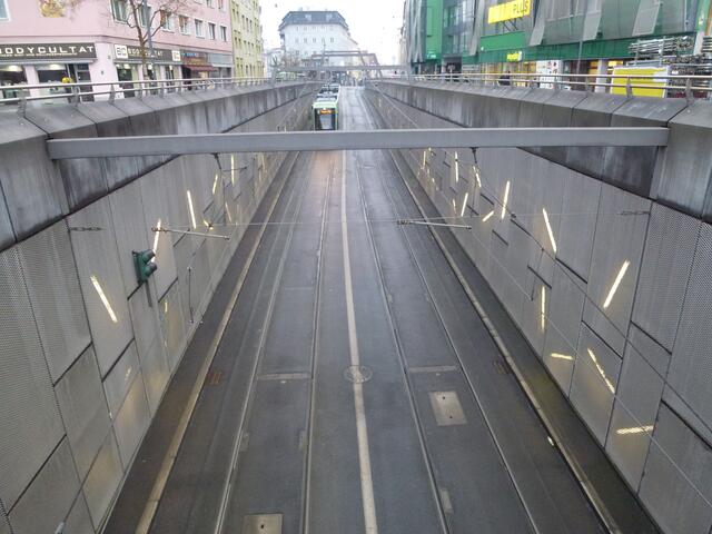 Eine dem Zeitgeist angepasste Beleuchtung, 
die etwa 14 Stunden im Tagesmittel ihren Dienst in der Ökostadt Graz verrichtet