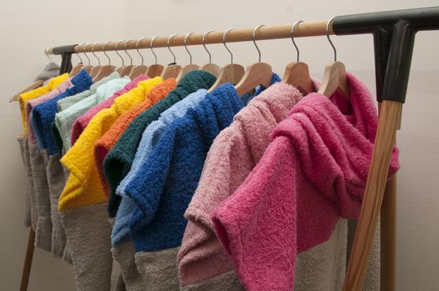 Viele bunte Farben bei Aponcho.  | Foto: Wolfgang Unger