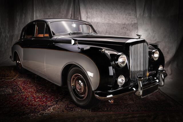 Ein von Jörg Egger restaurierter Bentley. | Foto: Andreas Schatzl