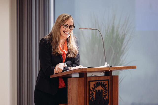 Nicola Steiner, Literaturvermittlerin und u.a. Moderatorin des Literaturclubs im SRF zeichnet als Programmleiterin für die inhaltliche Zusammenstellung des Festivals verantwortlich. | Foto: Literaricum Lech by Christoph Schöch