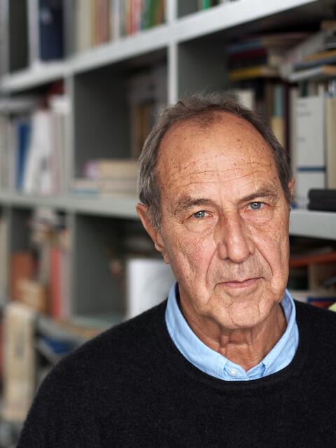 Der erste "Poeta Laureatus" steht fest. Es ist der Schriftsteller und Lyriker Michael Krüger.  | Foto: Peter Hassiepen