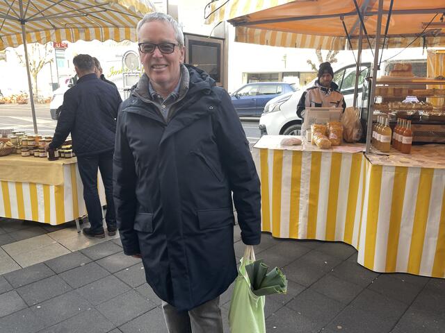 Claus Altenburger gibt einen Großteil seines Geldes für gesunde Ernährung aus und bereut dies auf keinen Fall. | Foto: Kai Reinisch