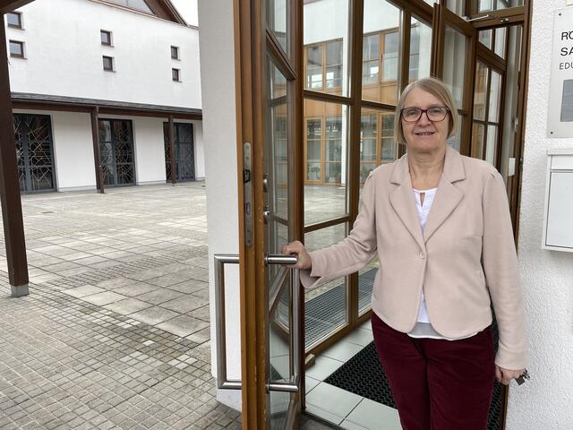 Die 68-jährige Siegrid Schmidt hofft bei der Haussammlung auf viele offene Türen und spendenfreudige Menschen. | Foto: Lisa Gold