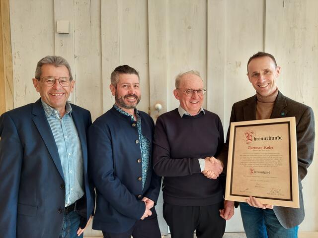 Armin Walch, Markus Illmer, Dietmar Koler und Bgm. Günter Salchner bei der Verleihung. | Foto: Burgenwelt Ehrenberg