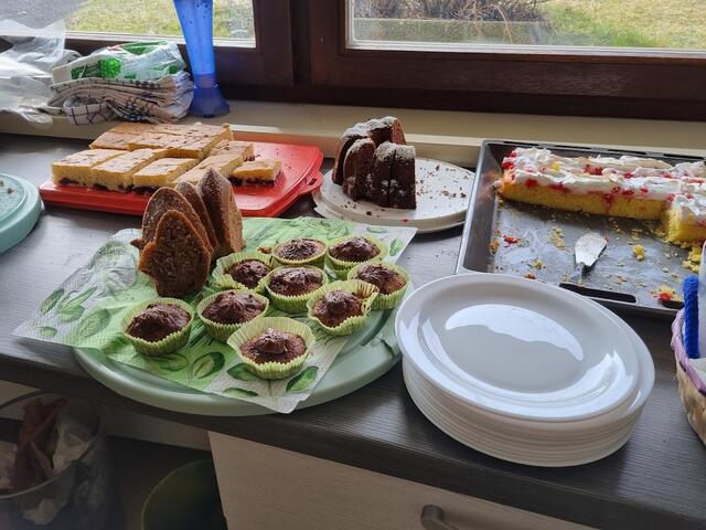 Auch Kuchen und Kaffee werden am Freitag, 17. März angeboten. | Foto: Erika Ganglberger