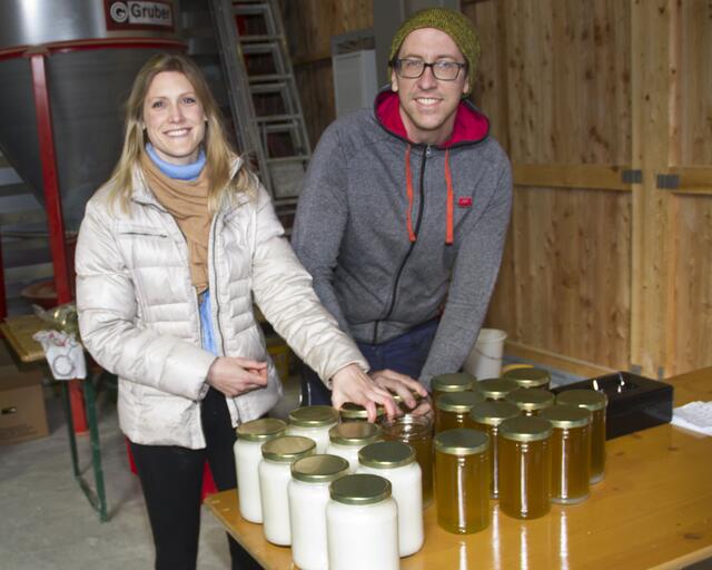 Laura Pratscher beim Schmalzverkauf