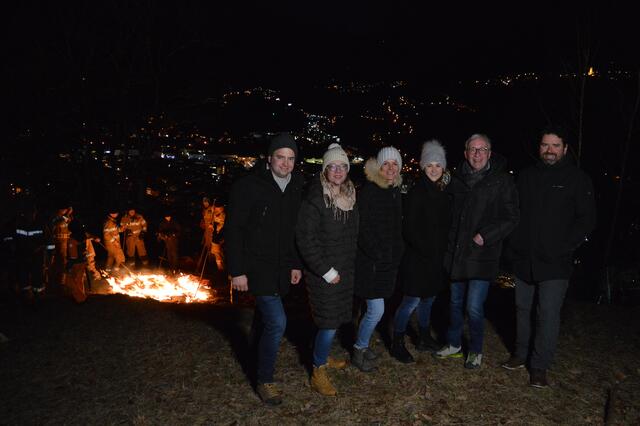 Schauten sich das Scheibenschlagen auf der Trams an: LA Dominik Traxl, LA Beate Scheiber, StR. Doris Sailer, LR Astrid Mair, Bgm. Herbert Mayer und StR. Peter Vöhl (v.li.). | Foto: Siegele