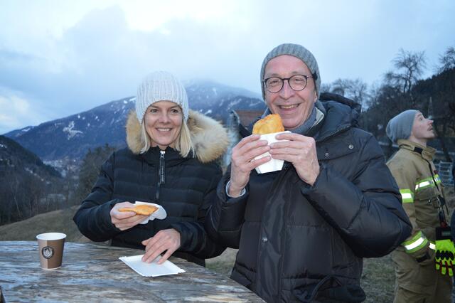 Bgm. Herbert Mayer und StR. Doris Sailer (v.re.) auf der Suche nach dem „perfekten Kaskiachl“ | Foto: Siegele