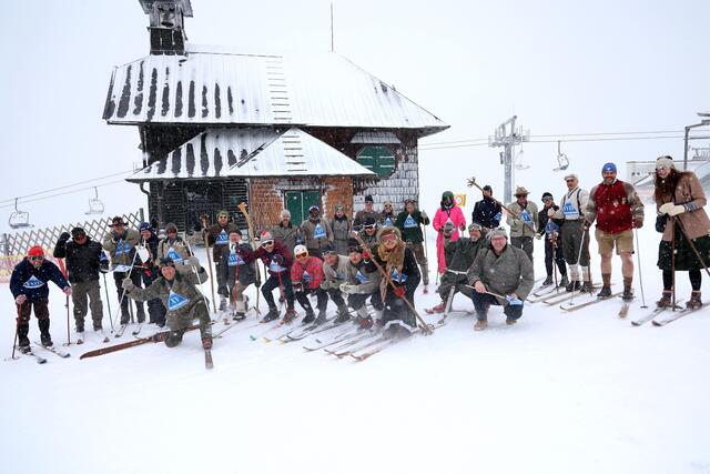 Fernlauf Start an der Elisabethkapelle NostalSki 2023 | Foto: ©Nostalski.com_Fotograf Roland Hölzl