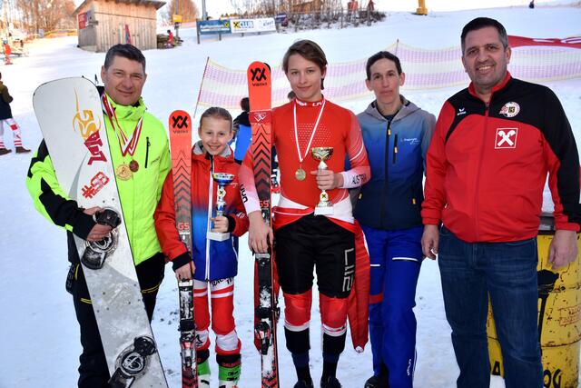 Ski- und Snowboard-Meisterschaften Pabneukirchen 2023: Josef Lumetsberger, Pauline Steiner, Philipp Lumetsberger, Stefanie Steiner, Peter Lingg.