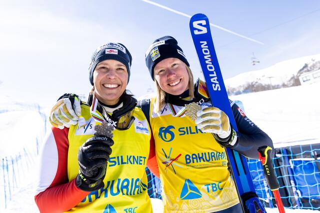 Silber und Gold: Katrin Ofner mit Sandra Näslund. | Foto: GEPA pictures