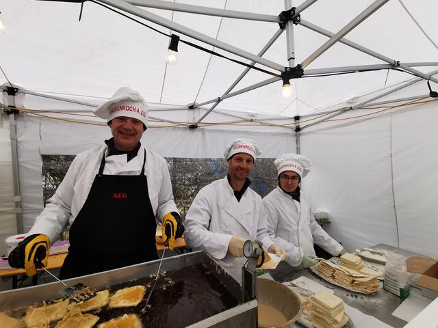 Standen wieder top motiviert bereit: Die Kaskiachl-Haubenköche in Bruggen. | Foto: Siegele
