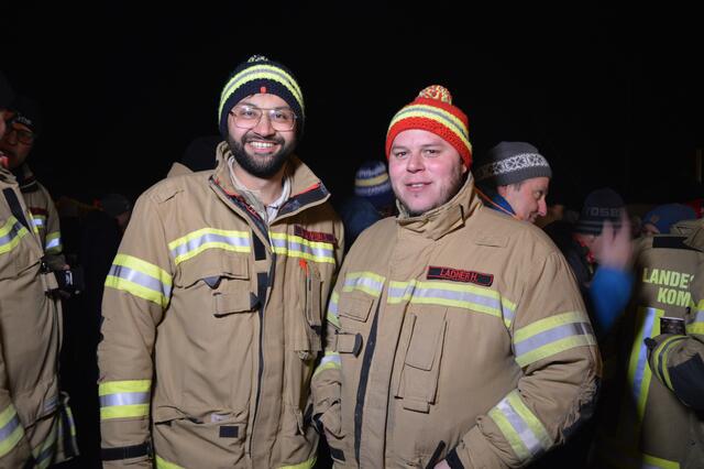 Das erste Scheibenschlagend des neuen Führungsduos der FF Zams Kdt. Hermann Ladner und Kdt. Stv. Simon Saurwein (v.re.). | Foto: Siegele