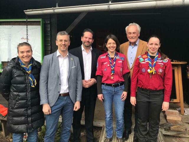 Hannah Schmahel, Vizebürgermeister Roland Honeder,  EU-Abgeordneter Lukas Mandl, Obfrau Nina Zahnt, Preisstifter Josef Höchtl, Birgit Lachnit | Foto: Pfadfinder