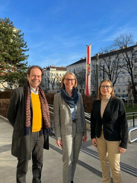 Wolfgang Gerold (Neos), Michaela Schüchner (SPÖ) und Anneliese Kästner-Hejda (Grüne) einigten sich über ein Verkehrskonzept. | Foto: BV14