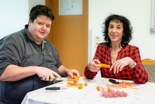 Von den Menschen, die Claudia Vierlinger begleitet, wird sie liebevoll auch „HABI-Mama“ genannt.  | Foto: Caritas OÖ