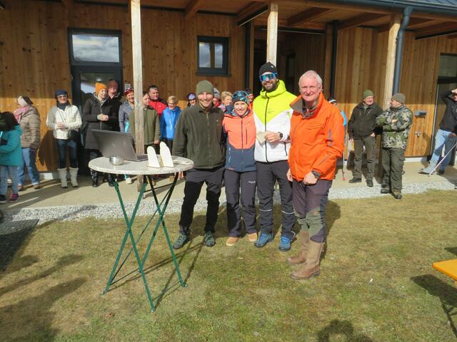 So sehen Sieger aus: „Alpine Pearls“ mit Regina und Puzzo Sterz (Mitte) | Foto: Gemeinde Mallnitz