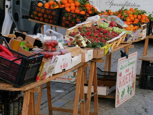 Hier wird frisches Obst und Gemüse angeboten. | Foto: LAURA PUTZ
