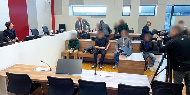 Großes Medieninteresse beim Prozess um die Messerstecherei in der Mattersburger Bushaltestelle. | Foto: Heigl