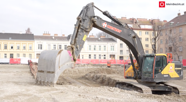 Die Bagger rollen bereits. | Foto: RMW/Alexander Mach