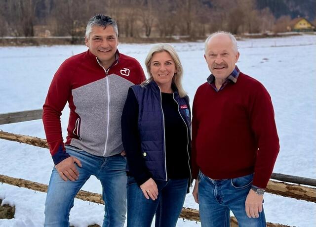 Robert Schittenkopf, Alexandra Bresztowanszky und Meinhardt Kelz (v.l.) | Foto: S&amp;B Holzbau GmbH