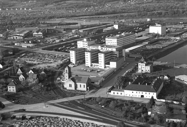 Seit 1998 heißt die Zollfreizonen AG Donaulager AG und gehört zur LINZ AG.  | Foto: Archiv der Stadt Linz