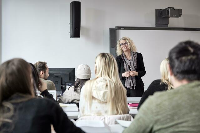 In fünf Jahren erfolgt die Ausbildung zur Pflegefachassistenz (PFA) mit Matura in einer starken Kooperation der Katharina Lins Schulen und dem Bildungszentrum St. Vinzenz in Zams | Foto: Krankenhaus St. Vinzenz Zams/ Christoph Nösig