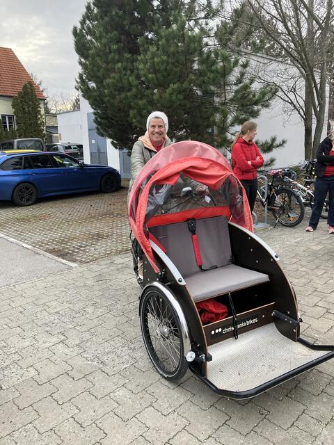 Die Rikscha stammt vom Verein "Radeln ohne Alter" in Perchtoldsdorf. | Foto: Gößeringer