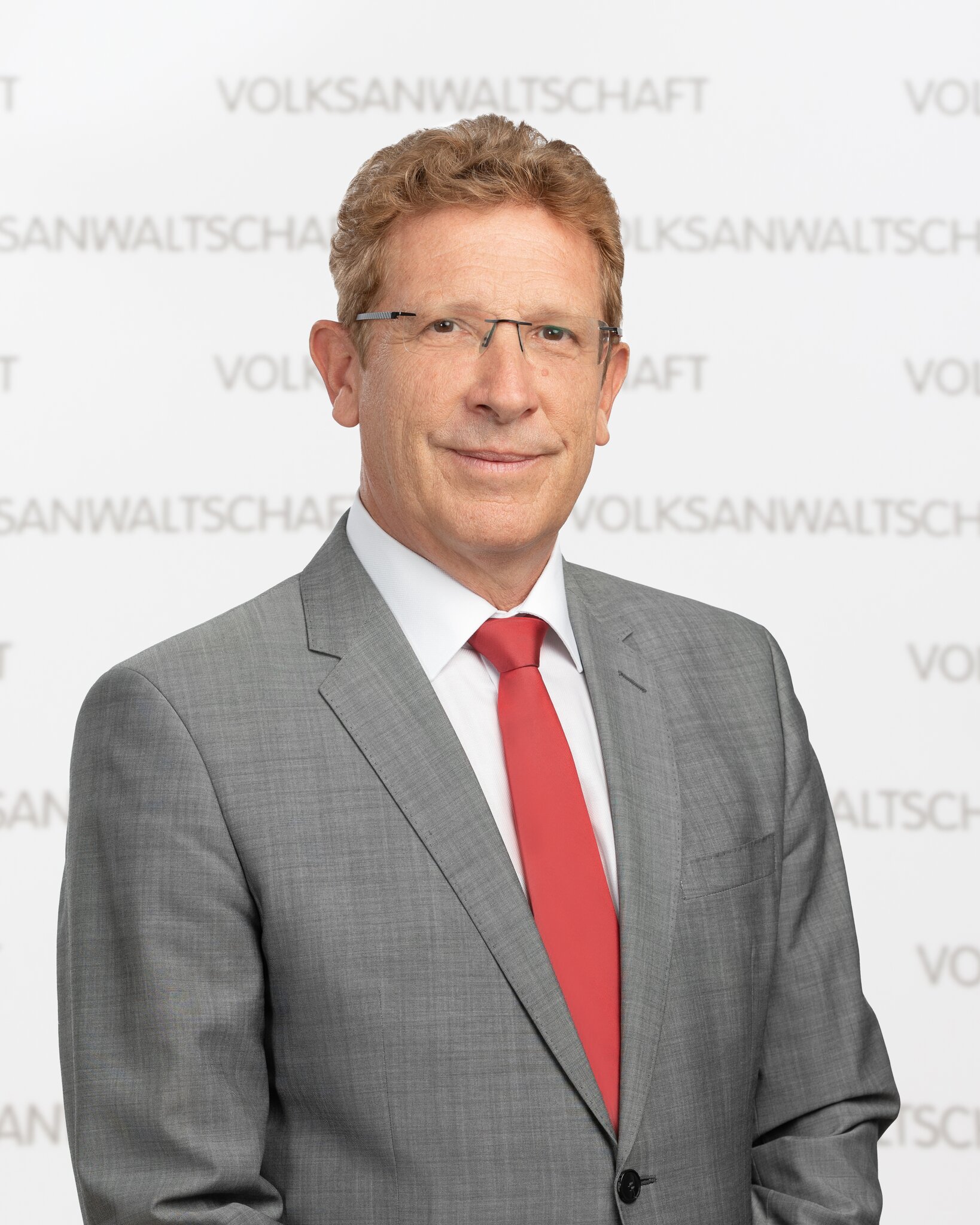 Probleme mit Behörden Volksanwalt Bernhard Achitz hält Sprechtag in