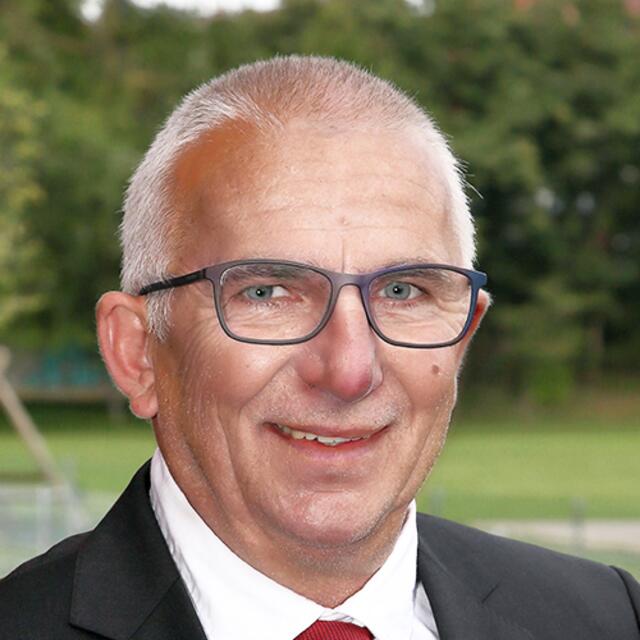 Obmann der StFV-Schiedsrichterkommission Wolfgang Eckhardt: "Obwohl die Rekrutierung gut funktioniert, haben wir aktuell um die 300 Schiedsrichter. 400 Schiedsrichter wäre ein Top-Wert. Ich wäre vorerst aber auch mit 350 zufrieden." | Foto: StFV