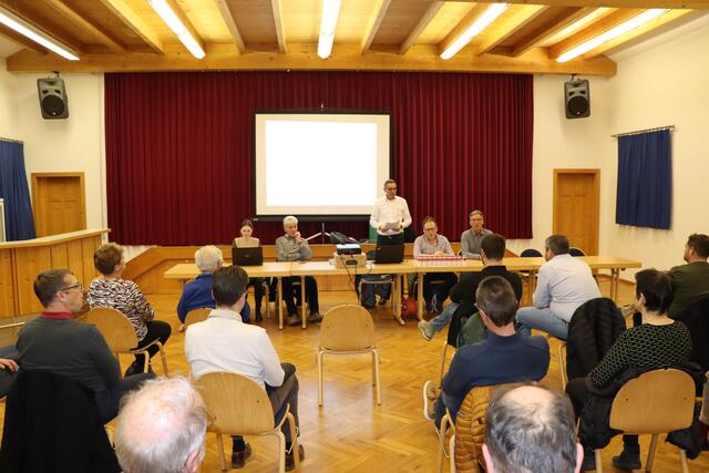 Die Jahreshauptversammlung des Pflegevereins Stanz war sehr gut besucht. | Foto: Othmar Kolp