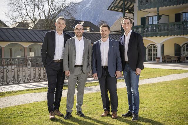 Die Eurogast Geschäftsführer Peter Krug und Mag. (FH) Franz Sinnesberger mit Manuel Haring und Eurogast Geschäftsführer Mag. (FH) Alexander Kiennast (vl.). | Foto: EUROGAST Österreich 