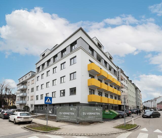 Am Andreas-Hofer-Park wurde gerade ein Wohnhaus saniert und aufgestockt. Die Finanzierung erfolgte via Bauherrenmodell. | Foto: Gregor Hartl Fotographie/WertSecure