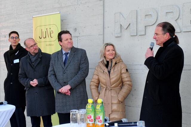 Projektinitiator von MPREIS Wasserstoff Ewald Perwög erläuterte den Werdegang des Erfolgsprojekts. | Foto: Hassl