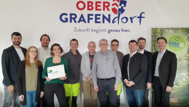 Das Team der Gemeinde Ober-Grafendorf und der ENU Vorsorgecheck Naturgefahren

Gabriel Olbrich, Sonja Kadanka, Robert Lurger, Lotte Riesenhuber, Wolfgang Schuhmeister, Bernd Bauer, Karl Lechner, Leopold Bollwein, Stefan Obermaißer, Tino Blondiau, Rainer Handlfinger | Foto: Foto: © Lotte Riesenhuber