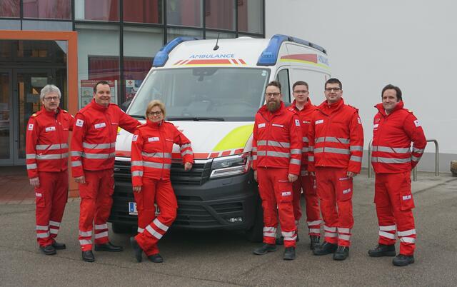 Manfred Lang, Gernot Grünwald, Corina Kornherr, Florian Raab, Marc Wohleser, Dragan Stanojlovic, Dominik Zeugswetter. | Foto: Rotes Kreuz NÖ